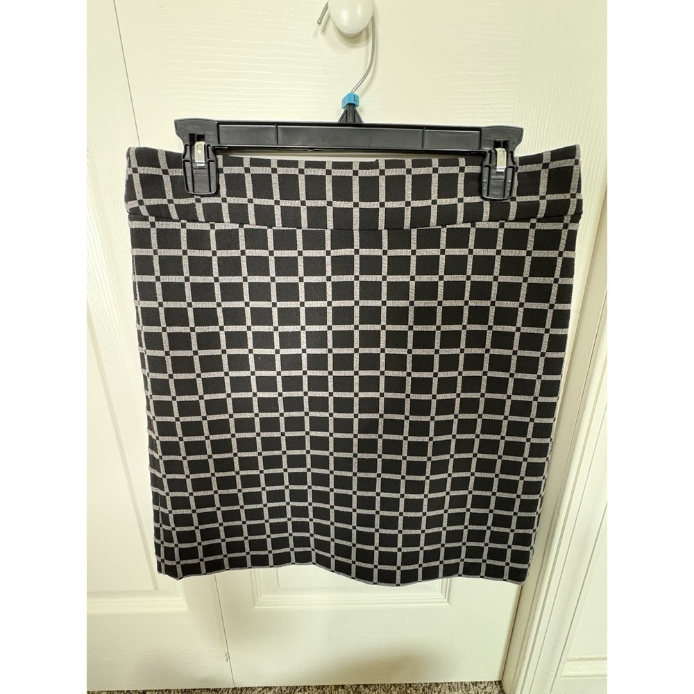 Ann Taylor Loft Women's Skirt Size 6 Black And White Checkered